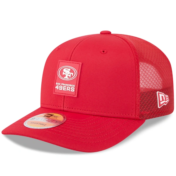 Men's New Era Scarlet San Francisco 49ers 2025 Sideline  9SEVENTY Trucker Adjustable Hat